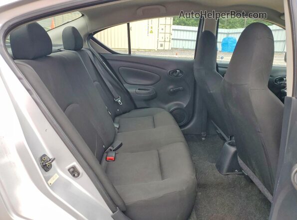 3N1CN7AP6GL866255 2016 NISSAN VERSA Silver Вид задніх сидінь