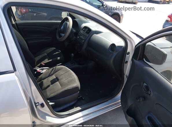 3N1CN7AP6GL878891 2016 NISSAN VERSA Gray Вид салону спереду