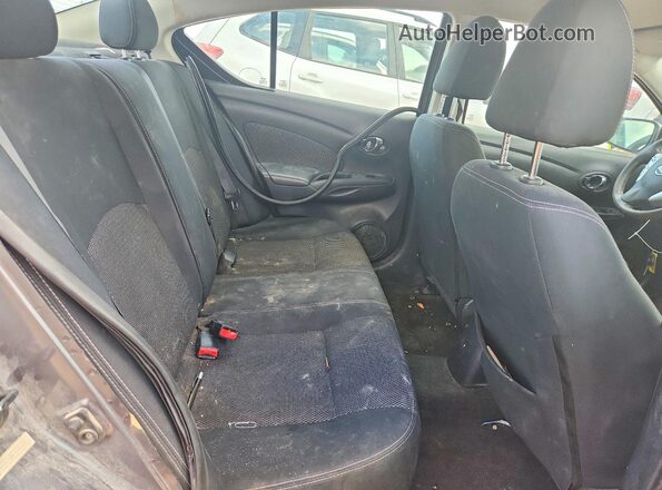 3N1CN7AP6GL894475 2016 NISSAN VERSA Charcoal Widok tylnych siedzeń