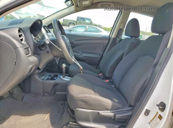 3N1CN7AP6GL915809 2016 NISSAN VERSA Белый Вид салона спереди