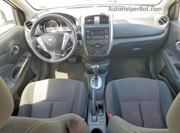 3N1CN7AP6GL915809 2016 NISSAN VERSA Белый Вид панели приборов