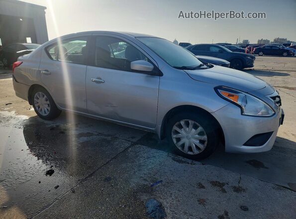 3N1CN7AP6HL820264 2017 NISSAN VERSA Silver Przód prawy