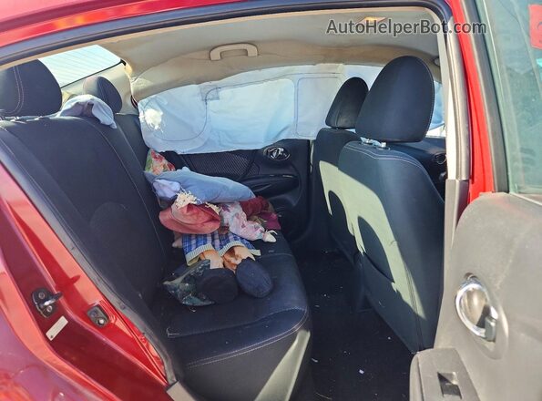 3N1CN7AP7GL858682 2016 NISSAN VERSA Red Vista de los asientos traseros