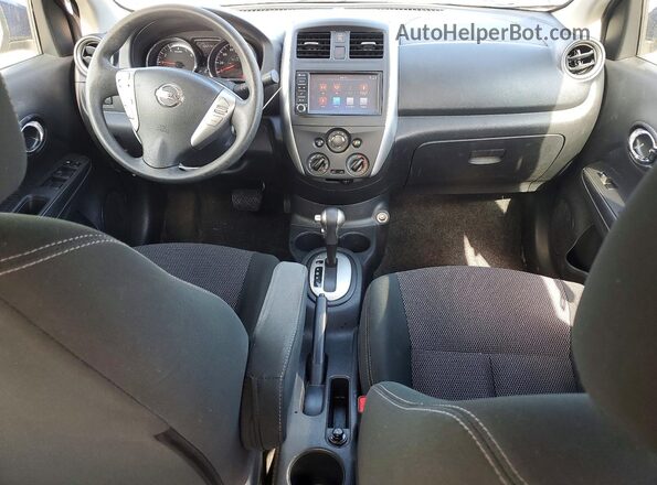 3N1CN7AP7KL866810 2019 NISSAN VERSA Blue Вид панелі приладів