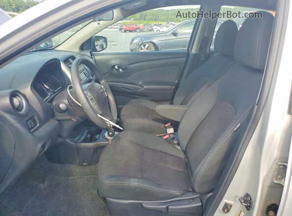 3N1CN7AP8GL846380 2016 NISSAN VERSA Silver Vista interior delantera