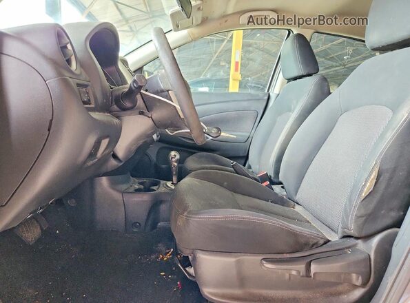 3N1CN7AP8GL865415 2016 NISSAN VERSA Gray Widok wnętrza z przodu
