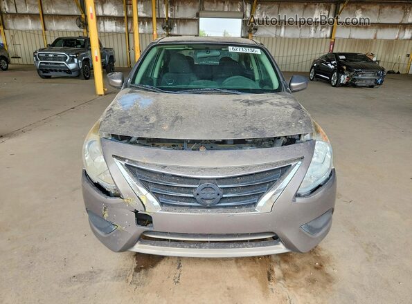 3N1CN7AP8GL865415 2016 NISSAN VERSA Gray Widok z przodu