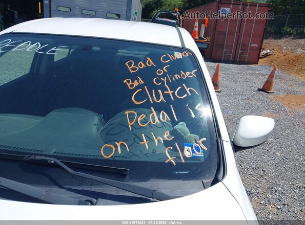 3N1CN7AP8GL880352 2016 NISSAN VERSA White Front view