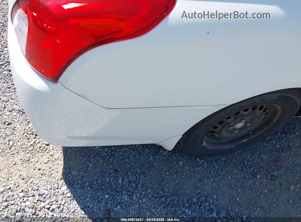 3N1CN7AP8GL880352 2016 NISSAN VERSA White Rear interior view