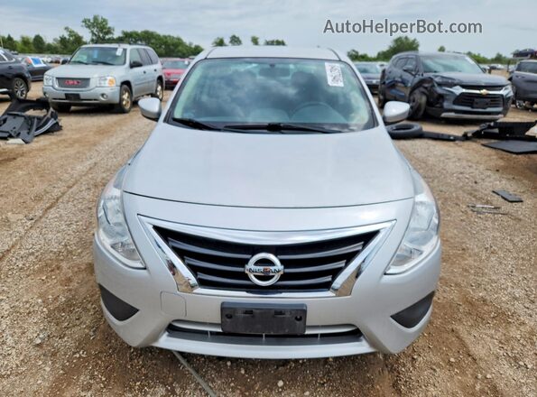 3N1CN7AP8GL884823 2016 NISSAN VERSA Silver Widok z przodu