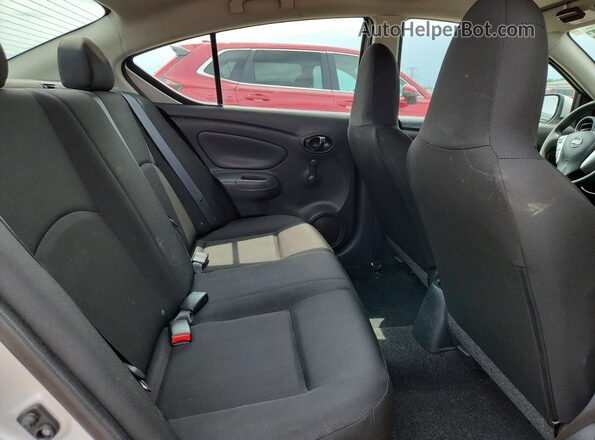 3N1CN7AP8GL884823 2016 NISSAN VERSA Silver Widok tylnych siedzeń