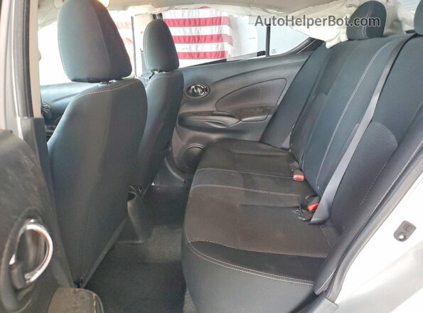 3N1CN7AP8HL811064 2017 NISSAN VERSA Silver Rear seats view