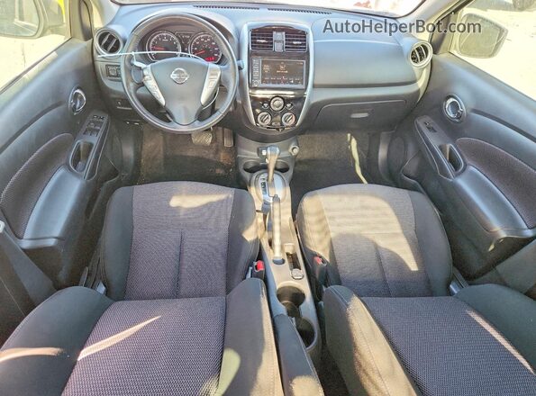 3N1CN7AP8KL817115 2019 NISSAN VERSA Gray Vista del salpicadero