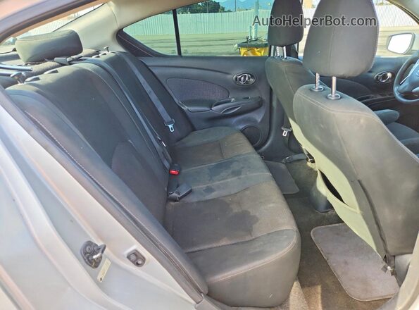 3N1CN7AP9GL842189 2016 NISSAN VERSA Silver Հետևի նստատեղերի տեսք