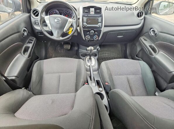 3N1CN7AP9JL856195 2018 NISSAN VERSA Gray Vista del salpicadero