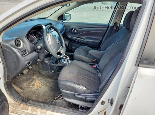 3N1CN7AP9KL874455 2019 NISSAN VERSA White Вид салону спереду