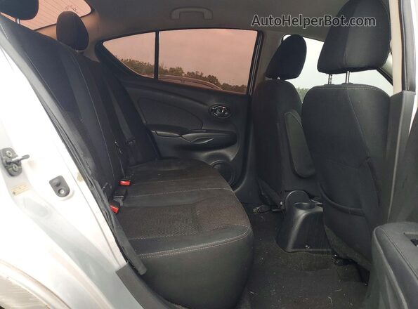 3N1CN7APXGL836661 2016 NISSAN VERSA Silver Rear seats view