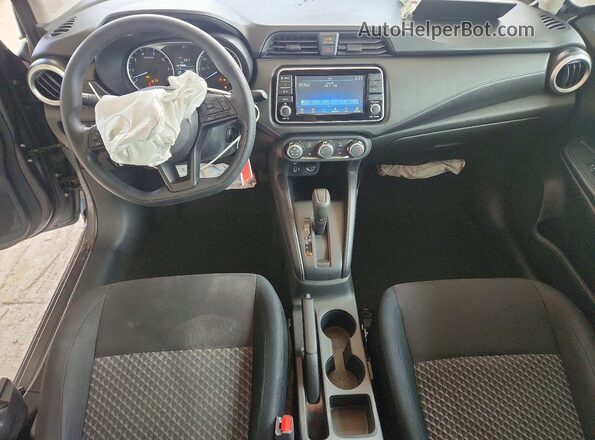 3N1CN8DV1RL831075 2024 NISSAN VERSA Серый Вид панели приборов