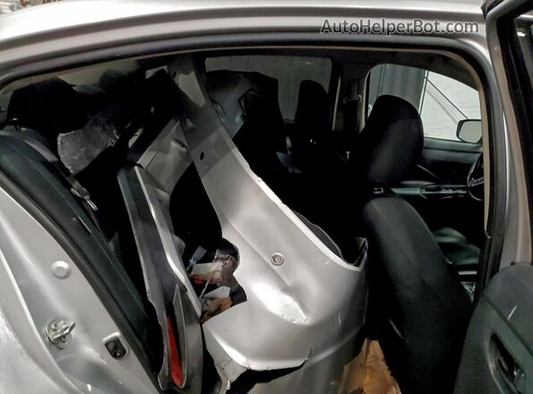 3N1CN8DV2LL808296 2020 NISSAN VERSA Серебряный Вид задних сидений