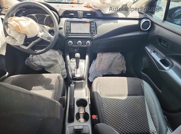 3N1CN8DV6LL902990 2020 NISSAN VERSA Серебряный Вид панели приборов
