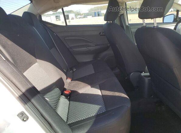 3N1CN8DV7RL904532 2024 NISSAN VERSA Серебряный Вид задних сидений