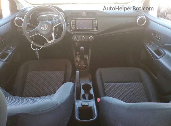 3N1CN8DV9ML820723 2021 NISSAN VERSA Gray წინა პანელის ხედი