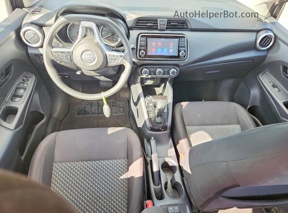 3N1CN8DV9ML881733 2021 NISSAN VERSA Gray Widok deski rozdzielczej