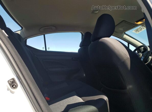 3N1CN8DVXML889212 2021 NISSAN VERSA White Vista de los asientos traseros