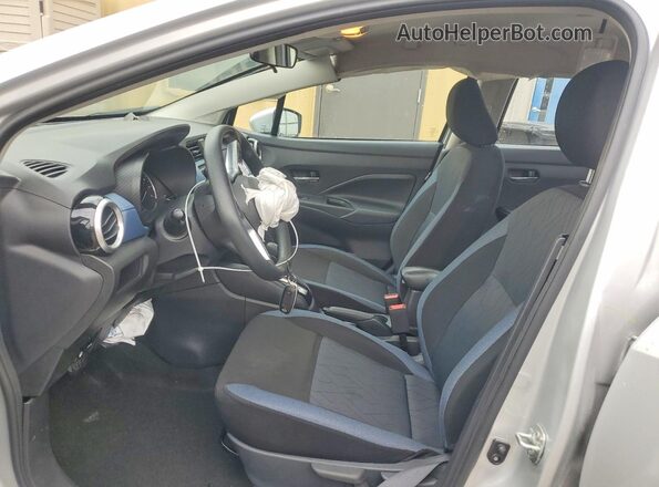3N1CN8EV0SL839740 2025 NISSAN VERSA Silver წინა სალონის ხედი
