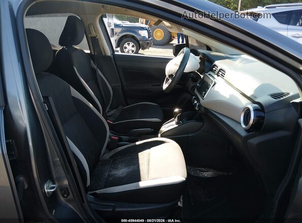 3N1CN8EV2ML807844 2021 NISSAN VERSA Серый Вид салона спереди