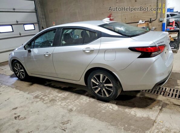 3N1CN8EV2ML913288 2021 NISSAN VERSA Серебряный Задняя левая четверть