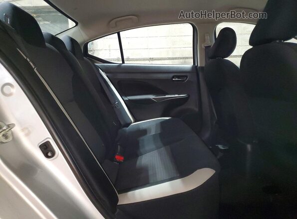 3N1CN8EV2ML913288 2021 NISSAN VERSA Серебряный Вид задних сидений