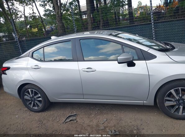 3N1CN8EV2SL817545 2025 NISSAN VERSA Silver უკანა სალონის ხედი