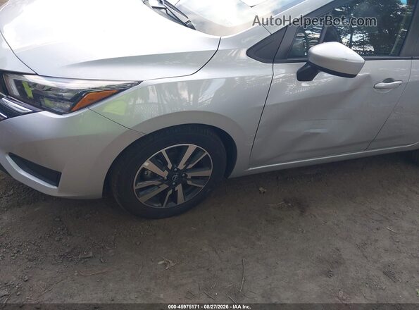 3N1CN8EV2SL817545 2025 NISSAN VERSA Silver წინა ხედი