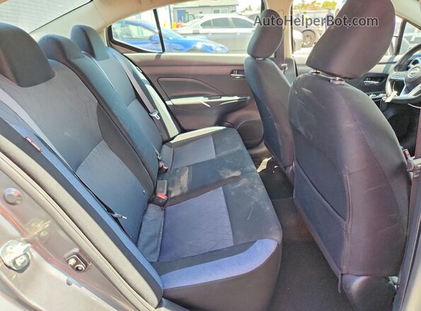 3N1CN8EV2SL858404 2025 NISSAN VERSA Gray Widok tylnych siedzeń
