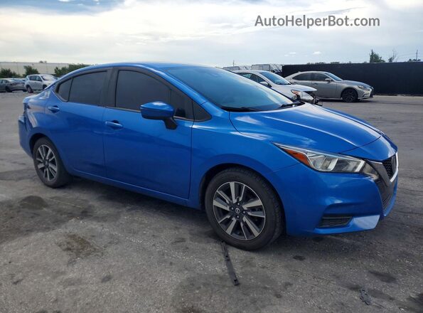 3N1CN8EV3ML829464 2021 NISSAN VERSA Blue Delantero derecho