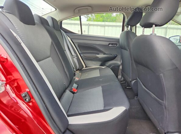 3N1CN8EV3ML860312 2021 NISSAN VERSA Red Vista de los asientos traseros