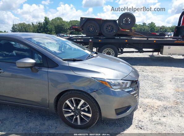 3N1CN8EV4SL853155 2025 NISSAN VERSA Gray Widok z przodu