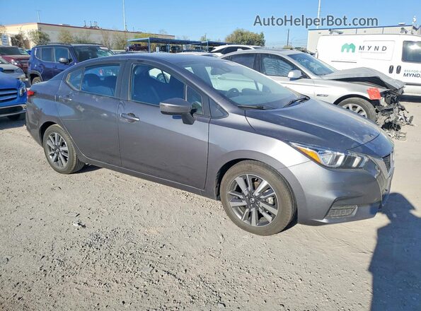 3N1CN8EV6LL875658 2020 NISSAN VERSA Серый Передняя правая четверть