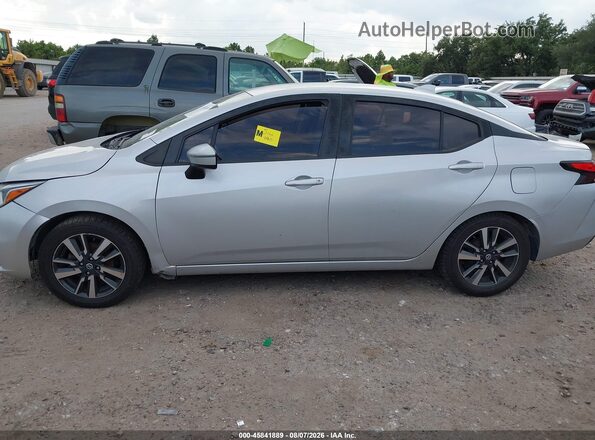 3N1CN8EV6ML853600 2021 NISSAN VERSA Silver Widok wnętrza 360 stopni