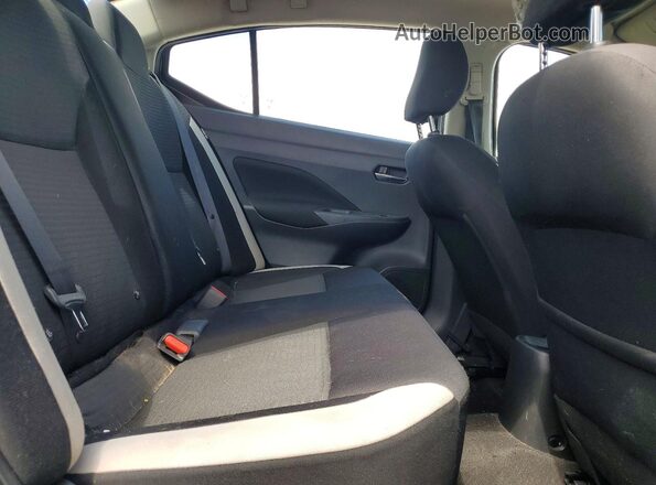 3N1CN8EV7ML913030 2021 NISSAN VERSA Silver Widok tylnych siedzeń