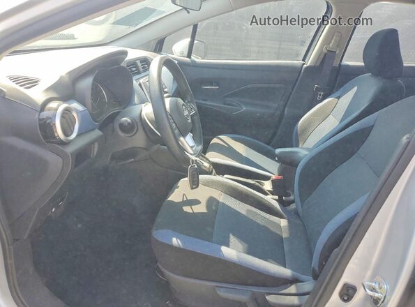 3N1CN8EV7SL888997 2025 NISSAN VERSA Silver Widok wnętrza z przodu