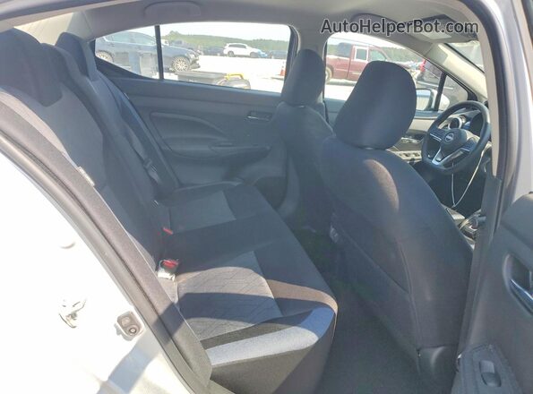 3N1CN8EV7SL888997 2025 NISSAN VERSA Silver Widok tylnych siedzeń