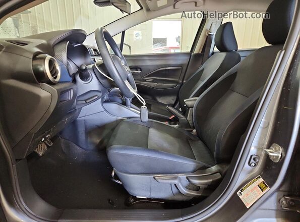 3N1CN8EV7SL894993 2025 NISSAN VERSA Gray Вид салону спереду