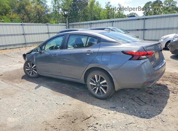 3N1CN8EV8ML808464 2021 NISSAN VERSA Gray Trasero izquierdo