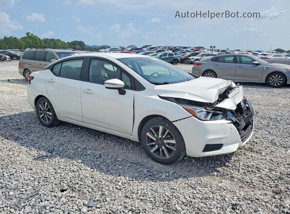 3N1CN8EV9LL806236 2020 NISSAN VERSA Белый Передняя правая четверть