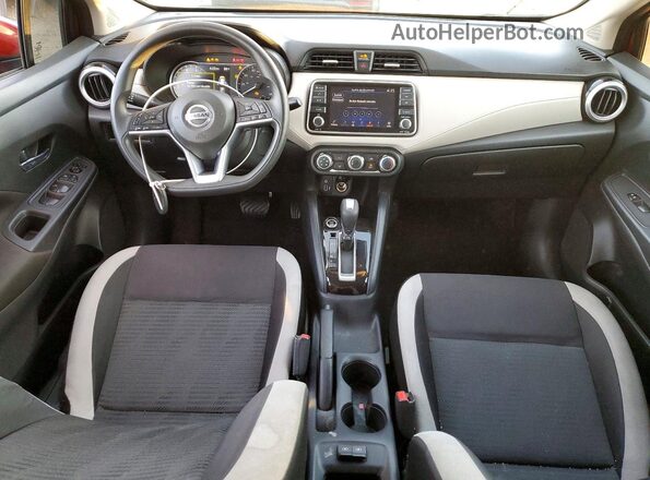 3N1CN8EV9ML824205 2021 NISSAN VERSA Красный Вид панели приборов