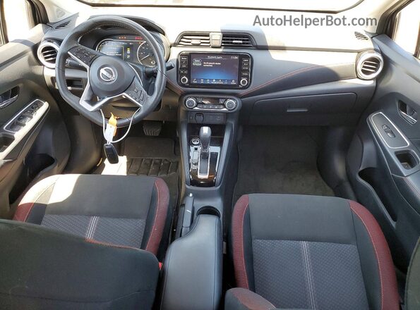 3N1CN8FV0SL819079 2025 NISSAN VERSA Gray Вид панелі приладів