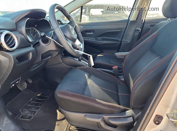 3N1CN8FV1ML835083 2021 NISSAN VERSA Silver წინა სალონის ხედი