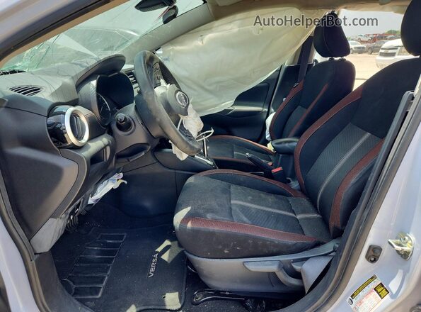 3N1CN8FV2PL858697 2023 NISSAN VERSA Серый Вид салона спереди
